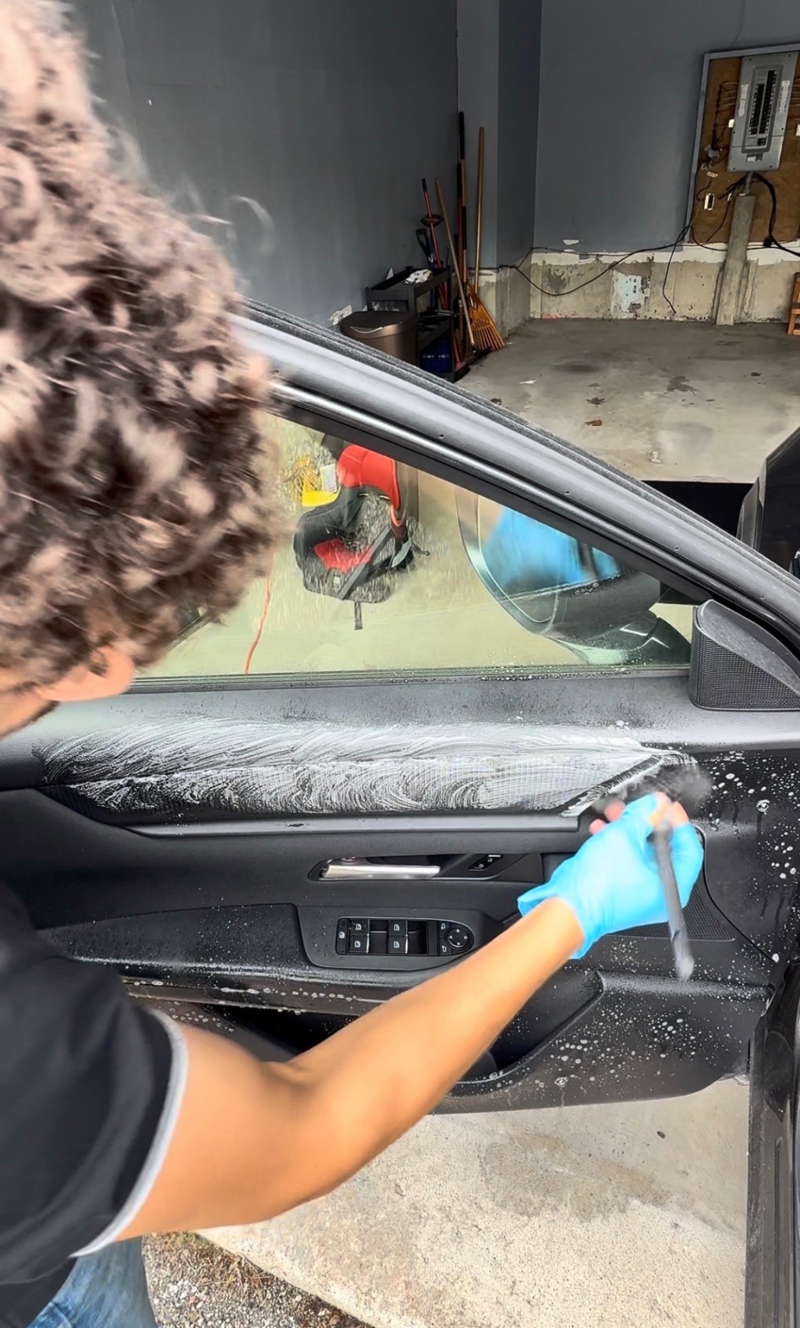 Interior carpet shampoo extraction